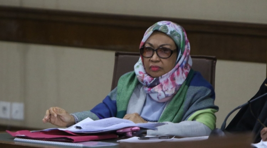 Ekspresi mantan Kepala BPKAD Kota Kendari saat jalani sidang lanjutan