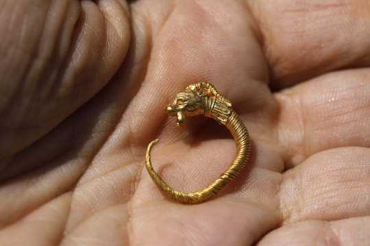 Penemuan anting emas berusia 2.000 tahun di Yerusalem
