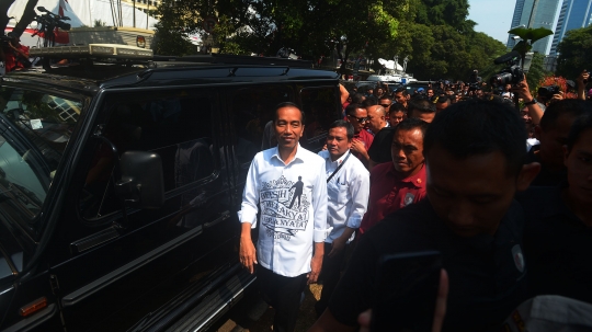 Semringah Jokowi usai daftar capres-cawapres bersama Ma'ruf Amin