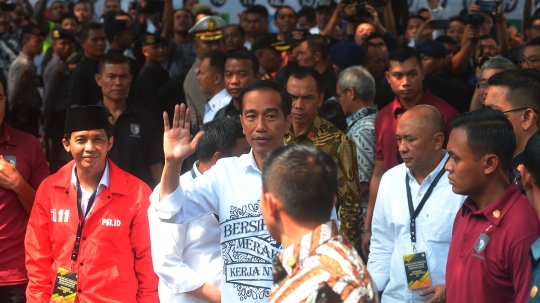 Semringah Jokowi usai daftar capres-cawapres bersama Ma'ruf Amin