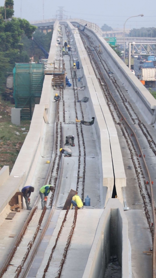 Progres proyek LRT Jabodebek mencapai 41 persen