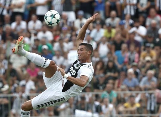Aksi Cristiano Ronaldo saat cetak gol pertama untuk Juventus