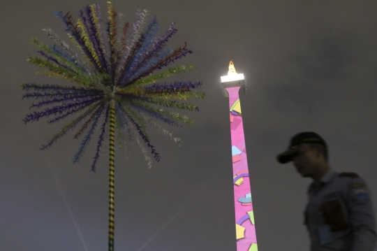Cantiknya Monas bermandikan cahaya video mapping Asian Games