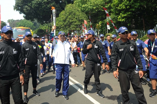 Menkoinfo dan Wali Kota Bogor arak obor Asian Games 2018