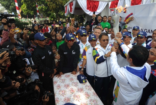 Menkoinfo dan Wali Kota Bogor arak obor Asian Games 2018