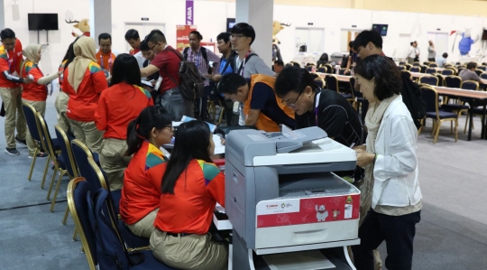 Mengintip pusat pemberitaan Asian Games 2018 ke berbagai negara di Senayan