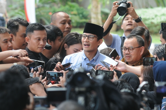 Laporkan kekayaan ke KPK, Sandiaga dikepung wartawan