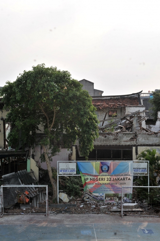 Meratapi gedung SMPN 32 terbengkalai setelah 8 bulan ambruk