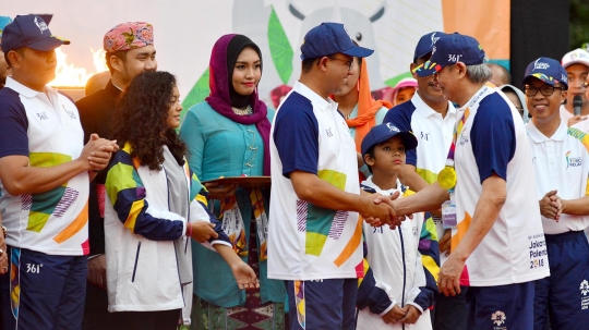 Anies Baswedan terima Obor Asian Games 2018 di Balai Kota