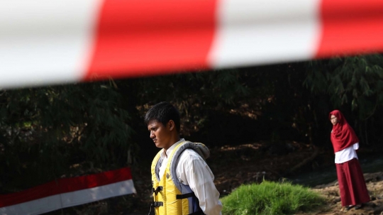 Peringati kemerdekaan RI, komunitas Ciliwung gelar upacara bendera di sungai