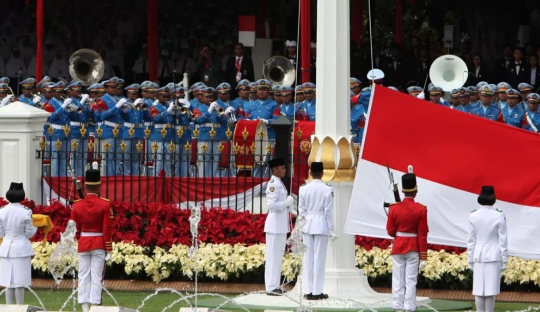 Berpakaian adat, Jokowi pimpin upacara HUT RI ke-73 di Istana Merdeka