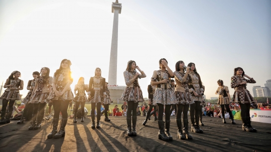 JKT48 ramaikan puncak kirab obor Asian Games 2018