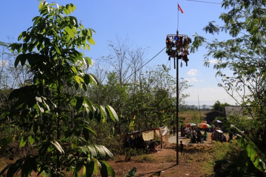 Merebut Merah Putih di Pucuk Batang Pinang