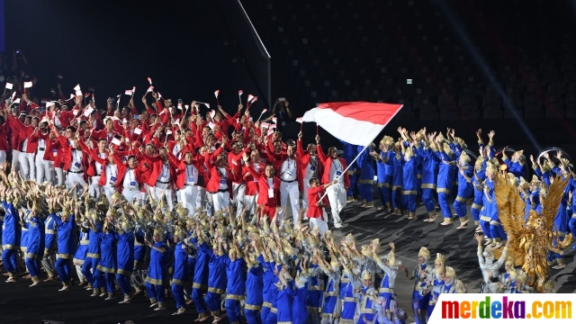 Foto : Parade kontingen berbagai negara saat pembukaan 