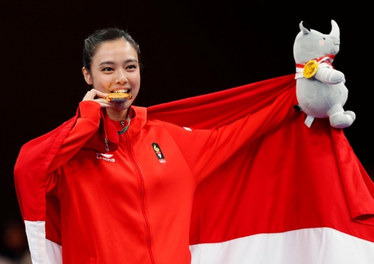 Gaya atlet wushu Lindswell gigit emas kedua untuk Indonesia