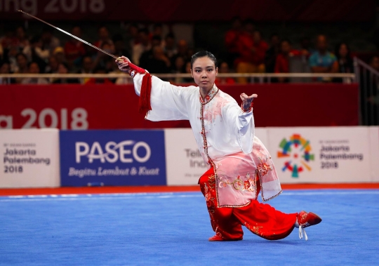 Gaya atlet wushu Lindswell gigit emas kedua untuk Indonesia