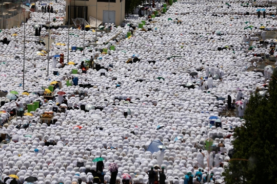 Penampakan jutaan jemaah haji wukuf di Arafah