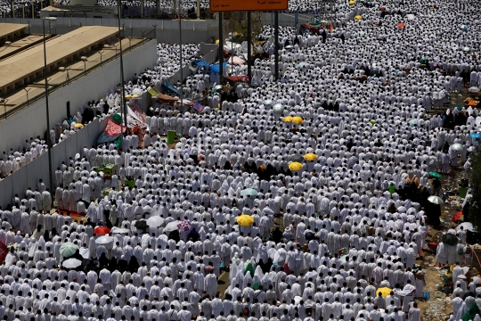 Penampakan jutaan jemaah haji wukuf di Arafah