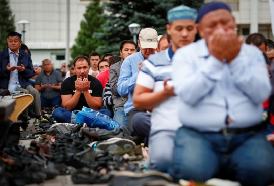 Kekhusyukan umat Islam Kazakhstan jalani salat Idul Adha 1439 H