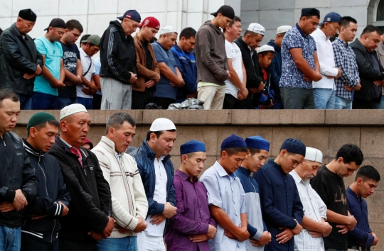 Kekhusyukan umat Islam Kazakhstan jalani salat Idul Adha 1439 H