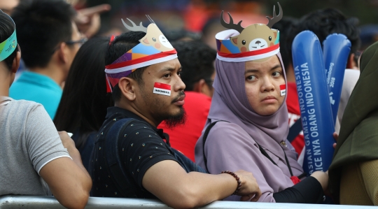 Ribuan suporter Indonesia serbu Istora Senayan