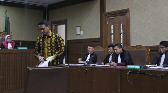 Zumi Zola jalani sidang perdana