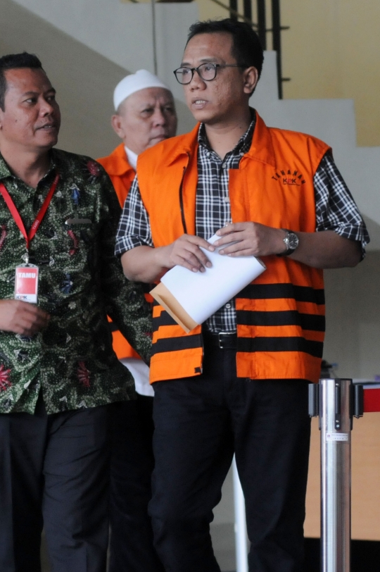 KPK perpanjang penahanan dua mantan anggota DPRD Sumut