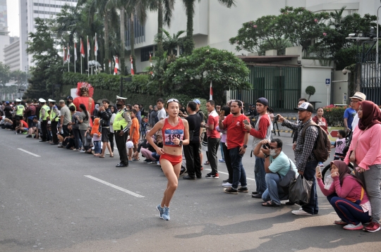 Antusias warga saksikan lomba maraton Asian Games 2018