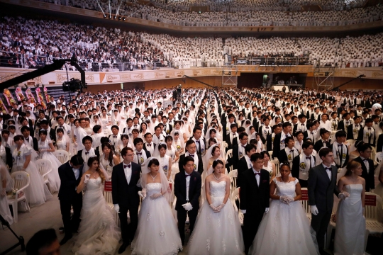 Antusias ribuan pasangan ikuti pernikahan massal di Korea Selatan