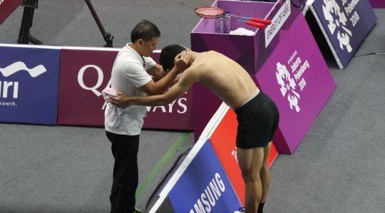 Aksi buka baju Jonatan Christie saat raih medali emas Asian Games