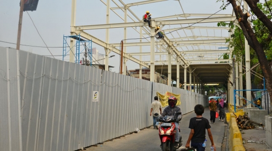 Pembangunan Skybridge Tanah Abang rampung Oktober 2018