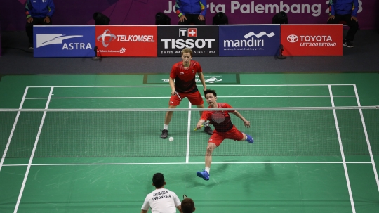 Duel sengit Kevin/Marcus vs Fajar/Rian saat berebut emas