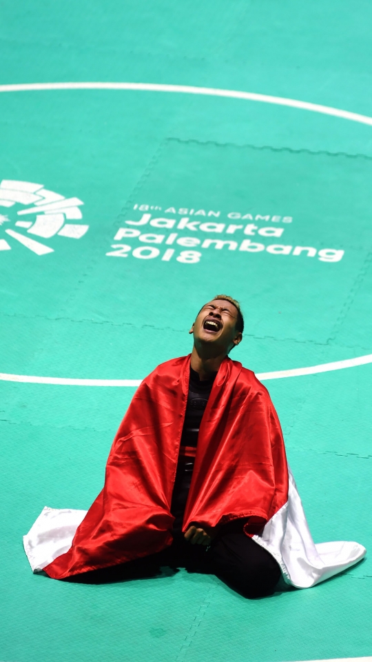 Raih emas, Pesilat Hanifan Yudani Kusumah sujud syukur