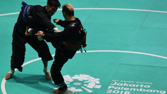 Raih emas, Pesilat Hanifan Yudani Kusumah sujud syukur