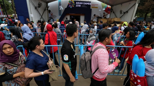 Rela antre berjam-jam demi suvenir Asian Games 2018