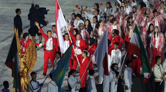 Parade atlet negara peserta meriahkan malam penutupan Asian Games 2018