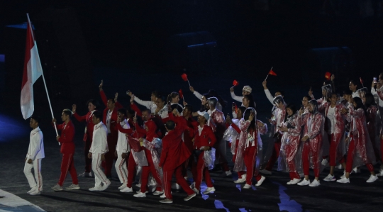 Parade atlet negara peserta meriahkan malam penutupan Asian Games 2018