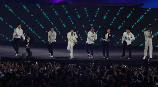 Aksi Super Junior di malam penutupan Asian Games 2018