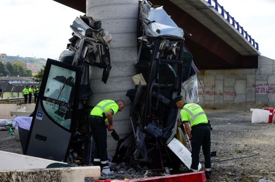 Tabrak pilar flyover, bus maut tewaskan lima penumpang