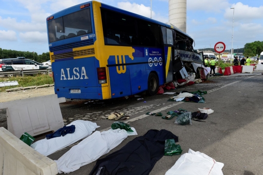 Tabrak pilar flyover, bus maut tewaskan lima penumpang