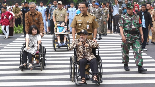 Resmikan pelican crossing, Anies bantu penyandang disabilitas menyeberang jalan