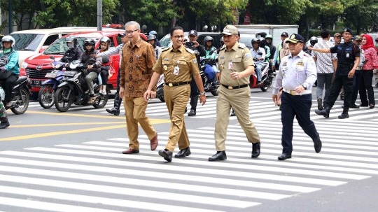 Resmikan pelican crossing, Anies bantu penyandang disabilitas menyeberang jalan