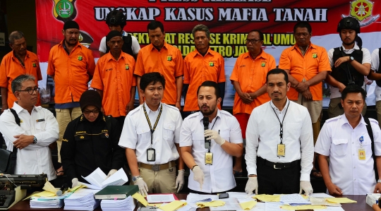 Wajah-wajah mafia tanah di Jakarta dan Bekasi usai diamankan