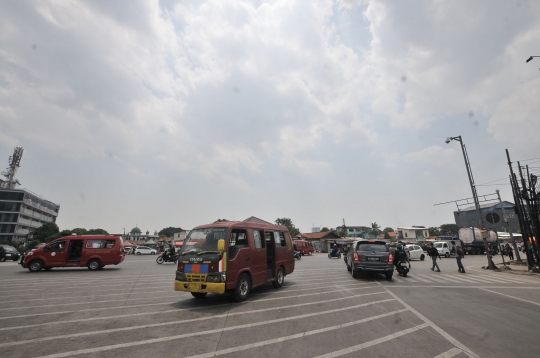 Ketiadaan JPO dan lampu merah di simpang Pulogadung ancam keselamatan pejalan kaki