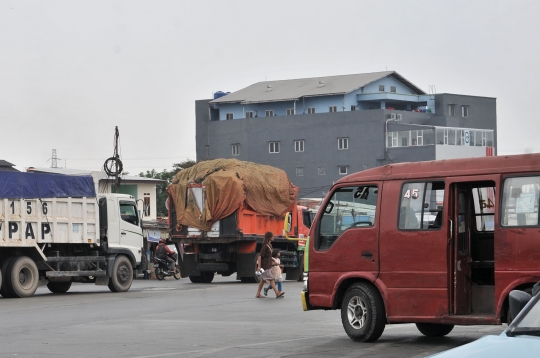 Ketiadaan JPO dan lampu merah di simpang Pulogadung ancam keselamatan pejalan kaki