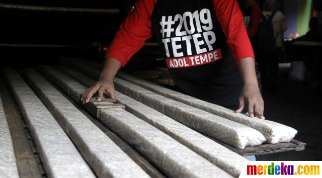 Foto Rupiah melemah harga  bahan  baku tempe naik 