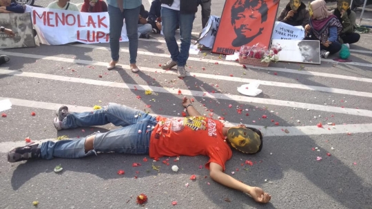 Aksi teatrikal peringati 14 tahun kematian aktivis Munir