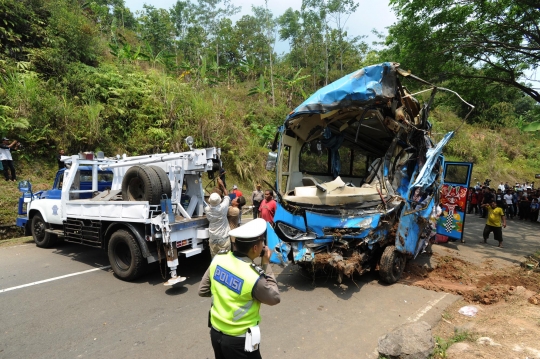 Penampakan bis yang tewaskan 21 penumpang di Sukabumi