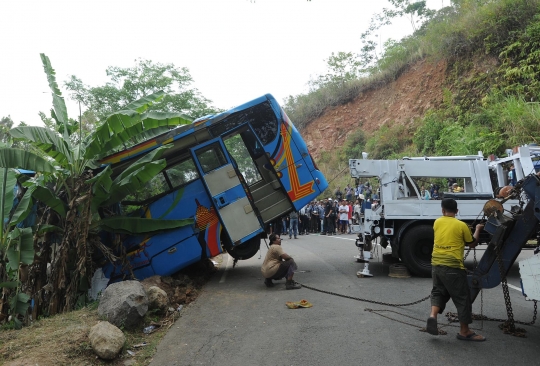 Penampakan bis yang tewaskan 21 penumpang di Sukabumi