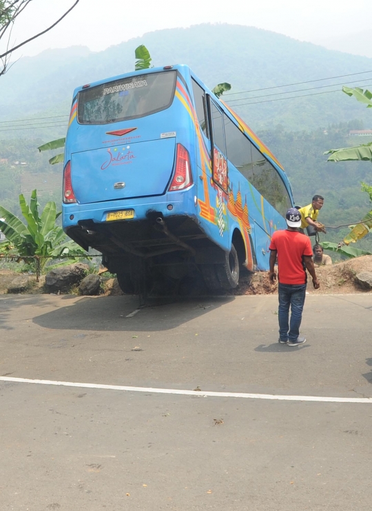 Penampakan bis yang tewaskan 21 penumpang di Sukabumi